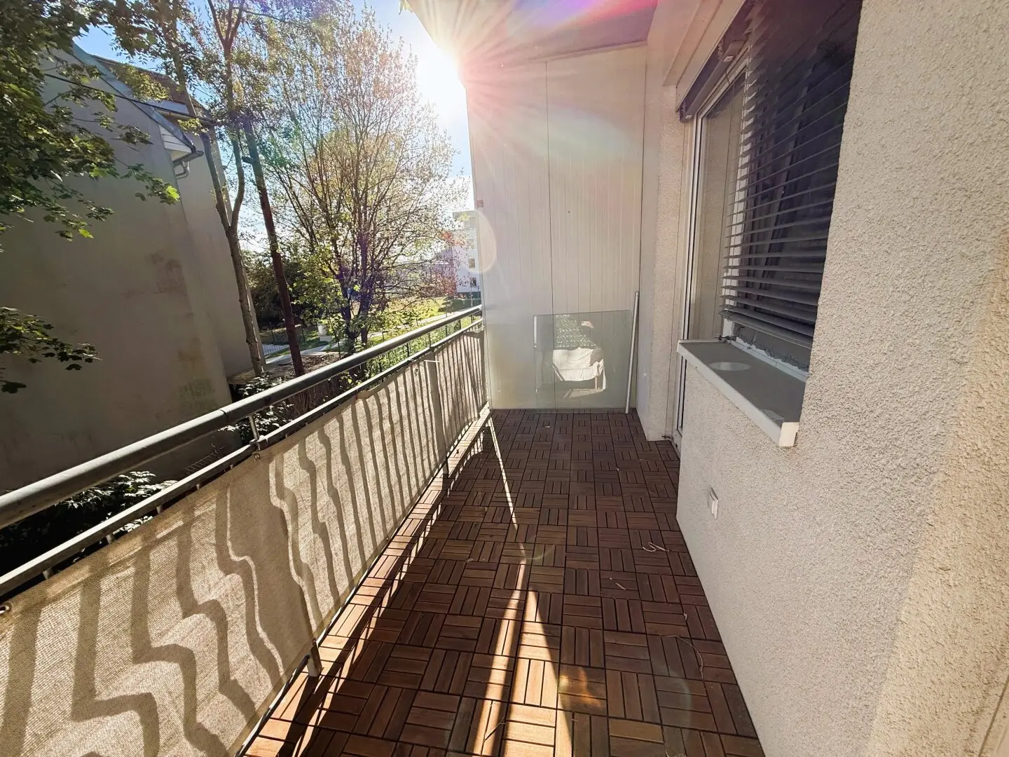 2-room apartment with spacious balcony and view of greenery