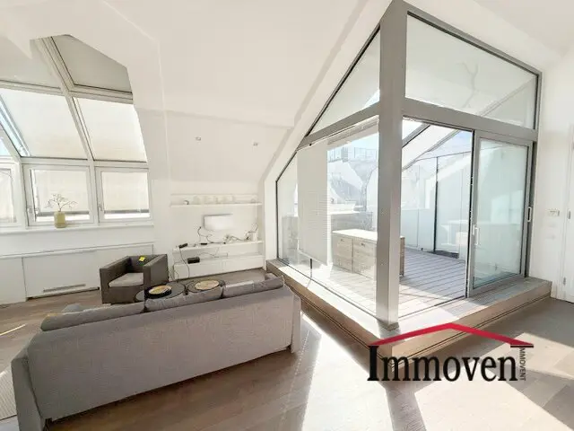 PRIME LOCATION in Vienna city center - Spacious attic apartment with air conditioning and terrace in a magnificent old building