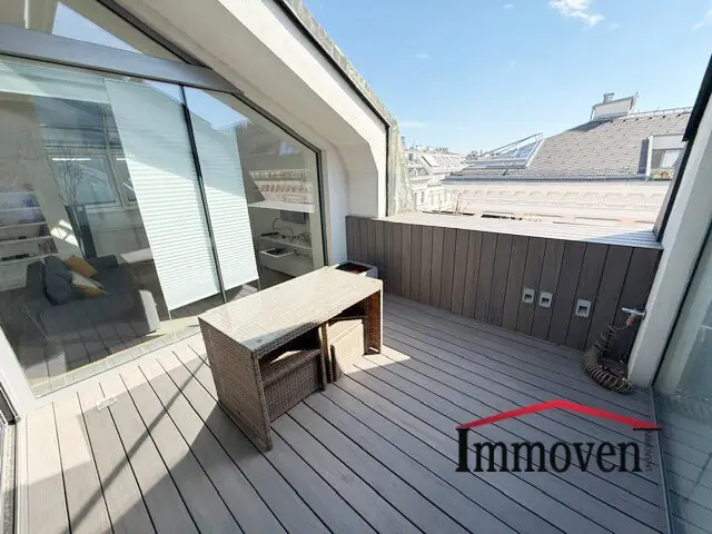 PRIME LOCATION in Vienna city center - Spacious attic apartment with air conditioning and terrace in a magnificent old building