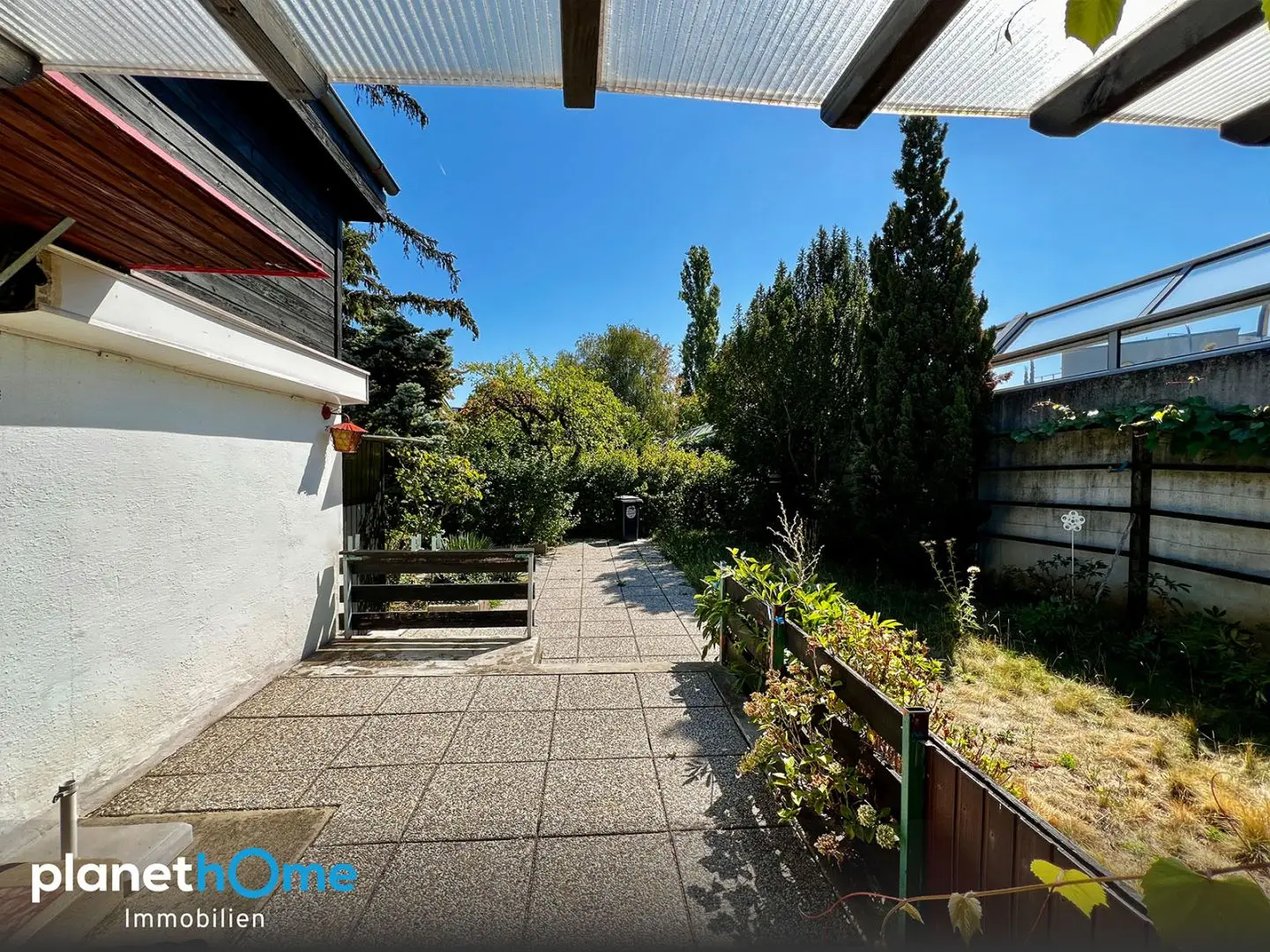 Gartengrundstück mit ehemaligem Sommerhäuschen Ferienwohnung