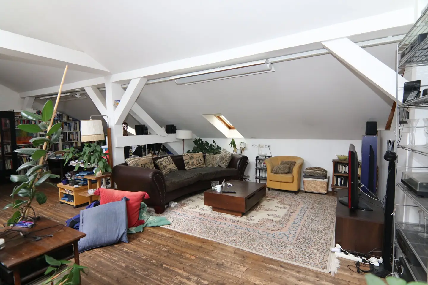 Attic apartment in a very centrally located beautiful old building