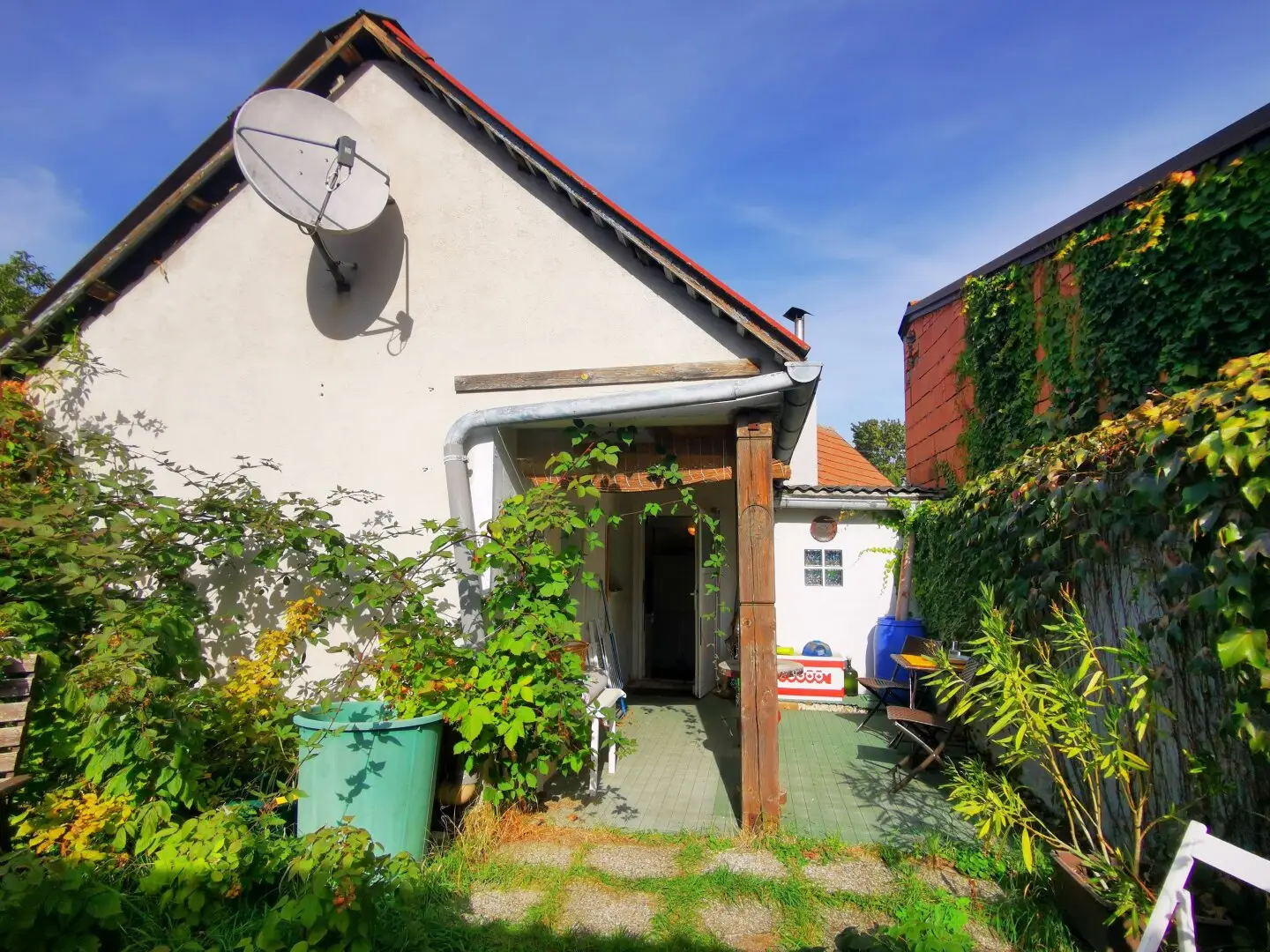 Nach kleineren Renovierungsarbeiten bewohnbares Häuschen mit kleinem Garten in ruhiger Seitengasse