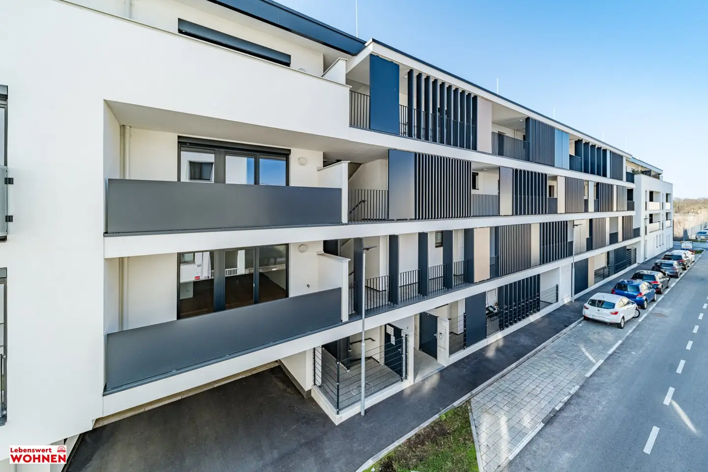 Underground parking spaces only 5 minutes on foot from the train station