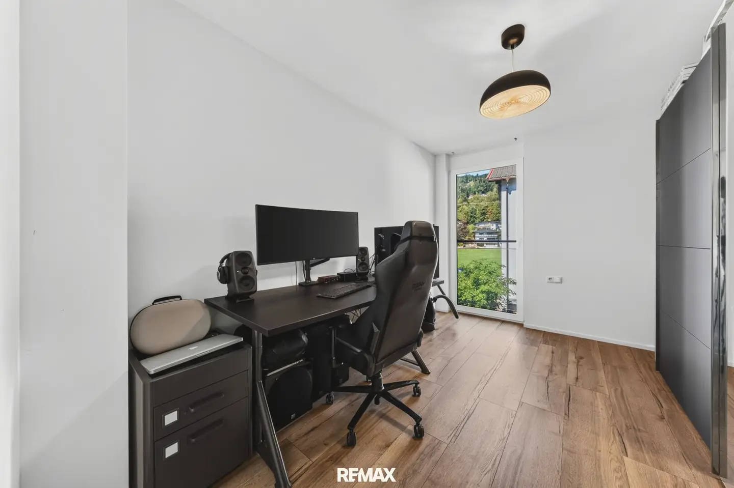 Your new home with Kaiser view stylish attic apartment in Niederndorf to buy!!