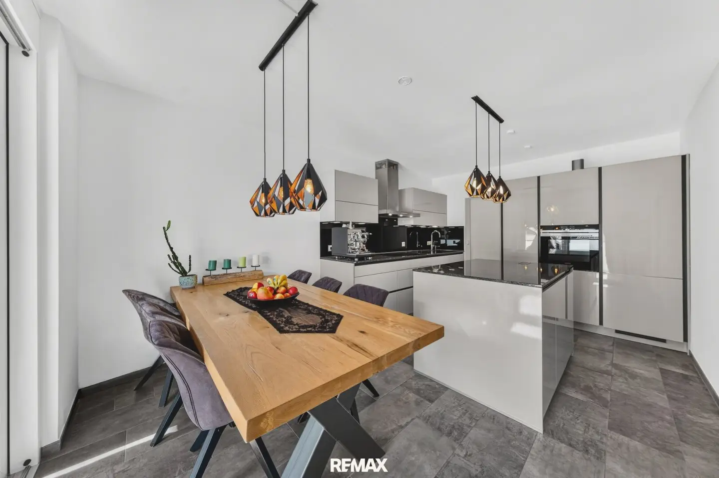 Your new home with Kaiser view stylish attic apartment in Niederndorf to buy!!