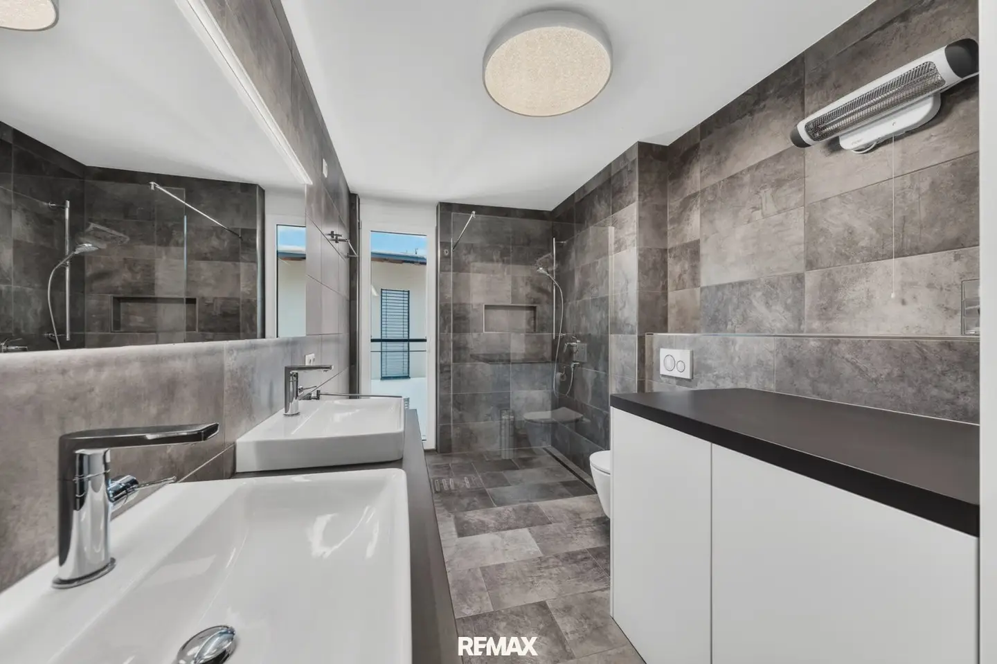 Your new home with Kaiser view stylish attic apartment in Niederndorf to buy!!
