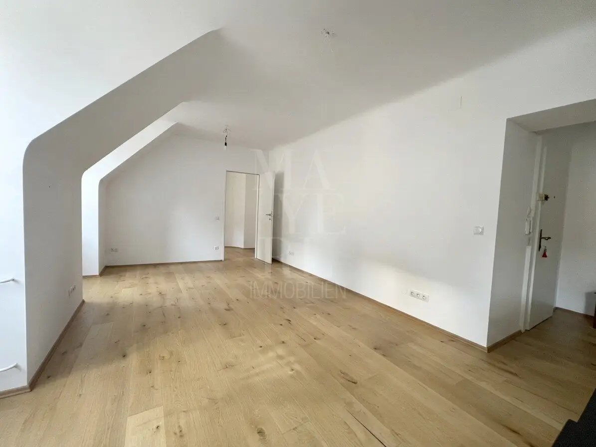 entzückende , sehr helle Wohnung in bester Lage