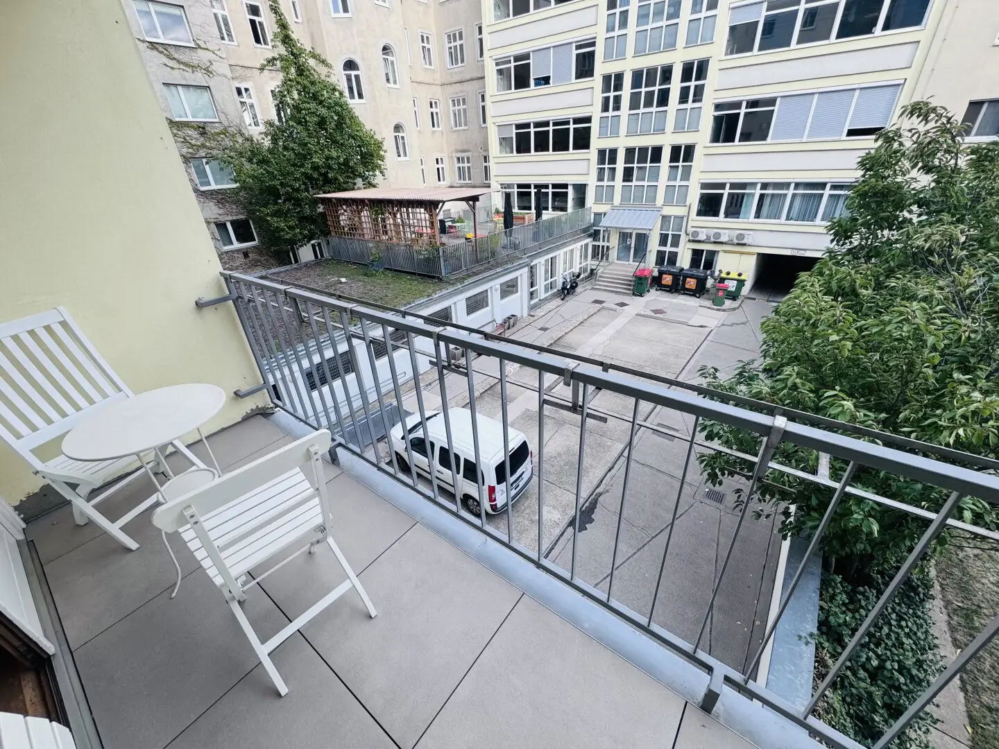 Ruhig wohnen in der Leopoldstadt – 4 Zimmer mit Balkon im Innenhof
