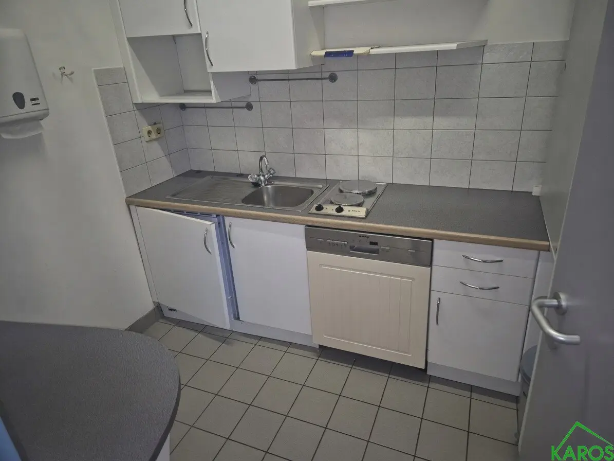 SONNIGER BÜROSTANDORT AN DER A22 - 248 m²