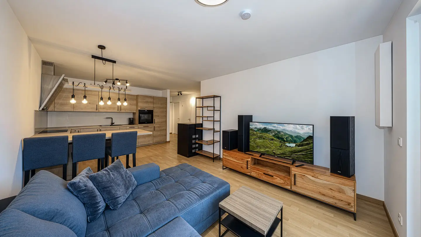 Lichtdurchflutete Wohnung mit Balkon und Zentrumsnähe