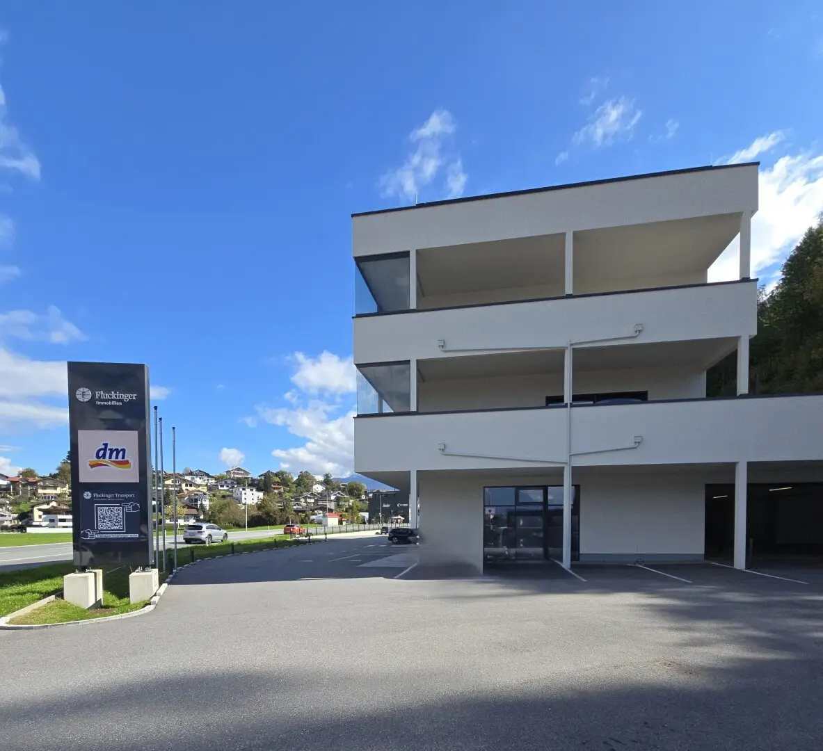 Location Location Location...Shop Office Practice...we have the rooms for your idea in Volders!