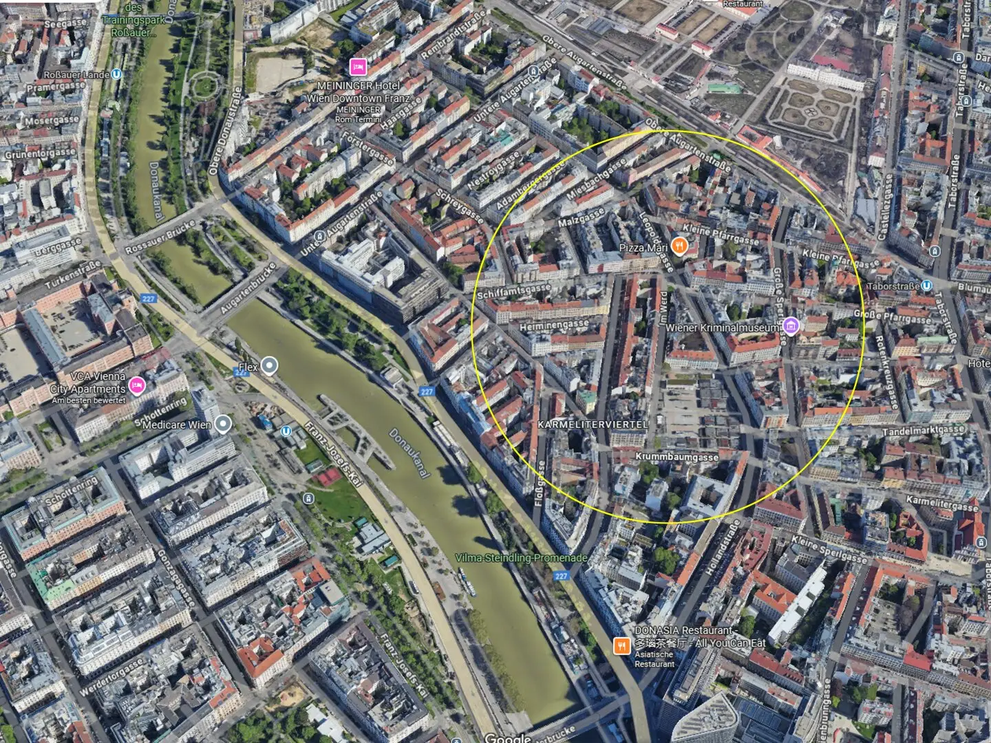 Cashflow from day one - Tenement house with development potential in the Karmeliterviertel