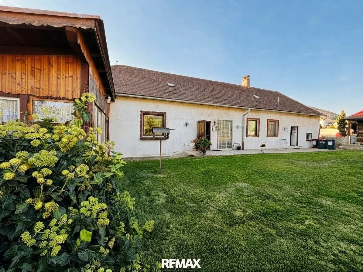 Ein Haus mit Geschichte und Zukunft – 1.944 m² Grund in Wörth mit Erweiterungspotential!