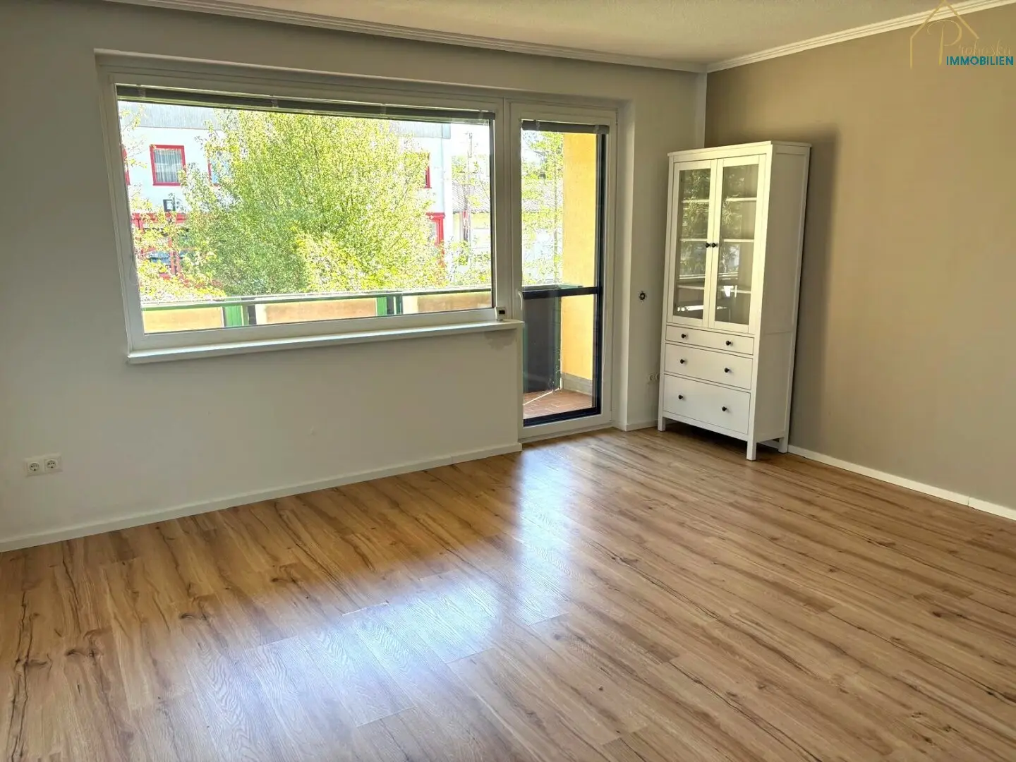 gemütliche 3 Zimmerwohnung mit Loggia und PKW-Stellplatz