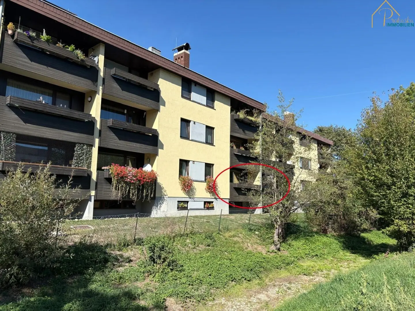 gemütliche 3 Zimmerwohnung mit Loggia und PKW-Stellplatz