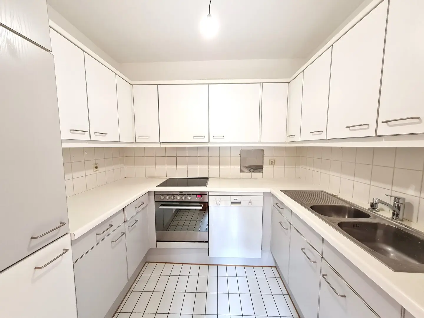 * GARTENBLICK GEFÄLLIG? * 3-Zimmer-Neubauwohnung * ruhige Innenhoflage * Badewanne *  U-Bahn Nähe *