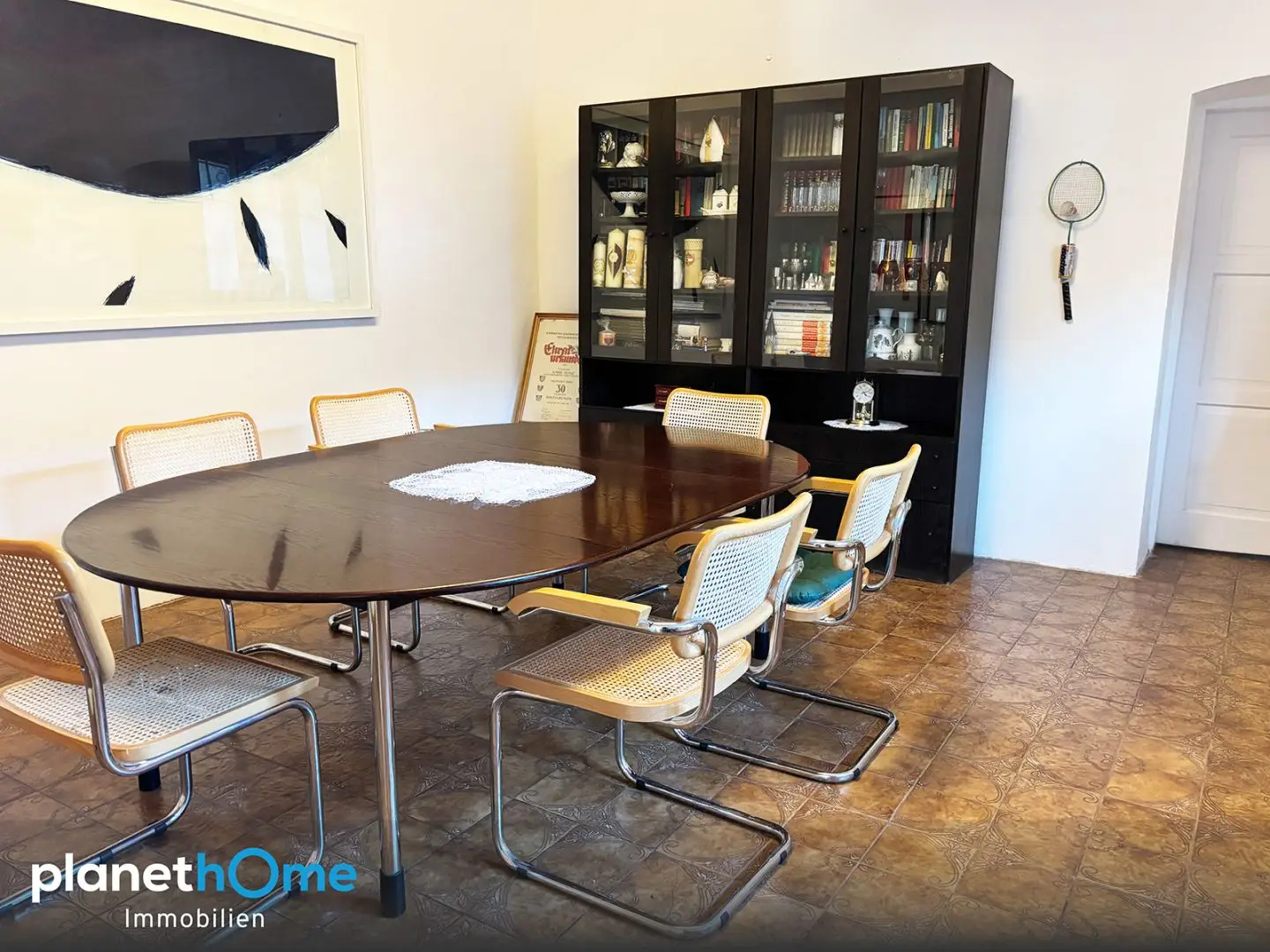 Ground level apartment in a well connected location