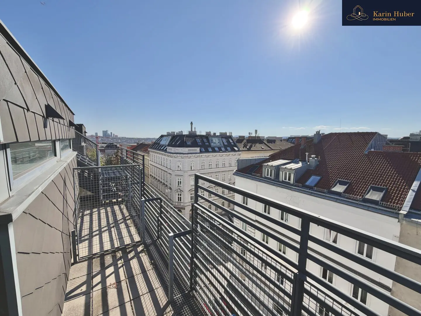Like-new 3-room attic apartment with terrace and balcony in 1150 Vienna, 86 m²