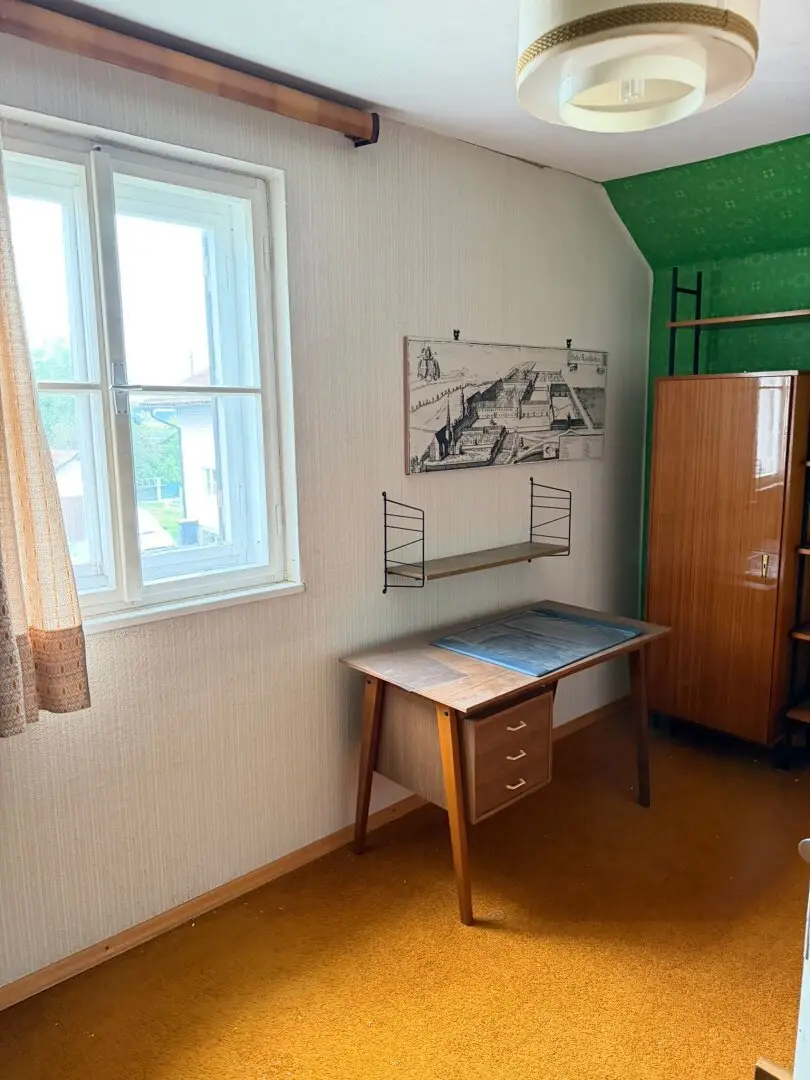 House in need of renovation in a good location