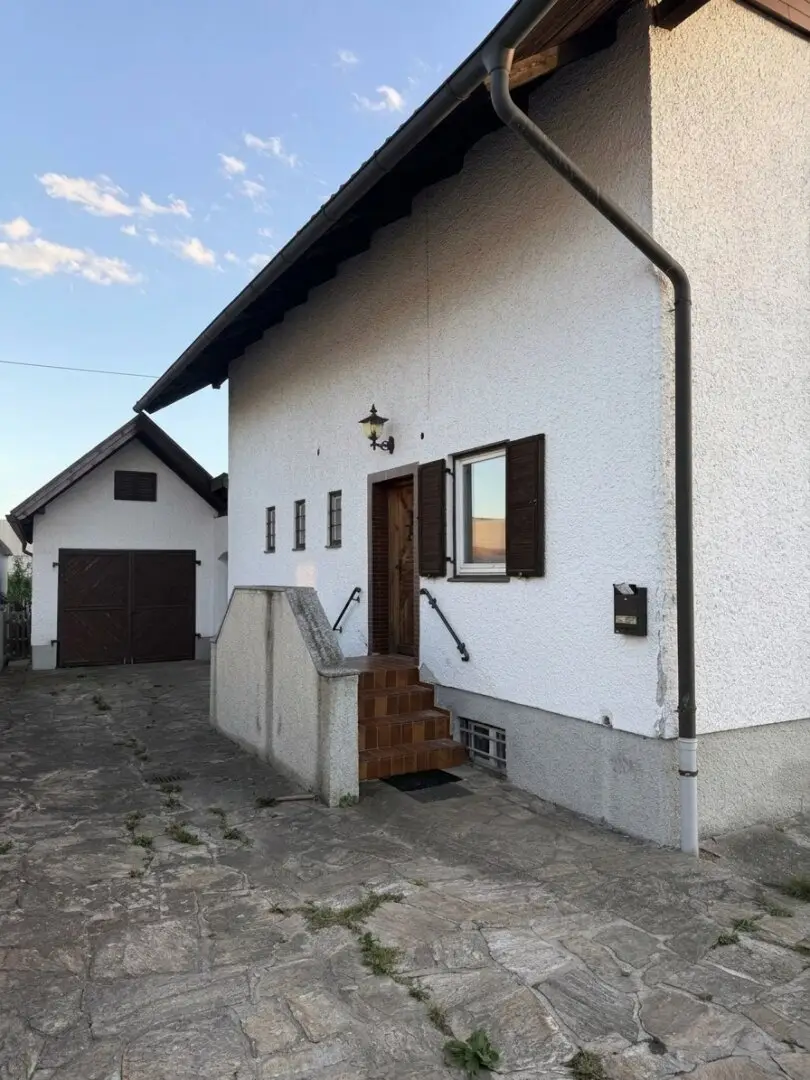 House in need of renovation in a good location