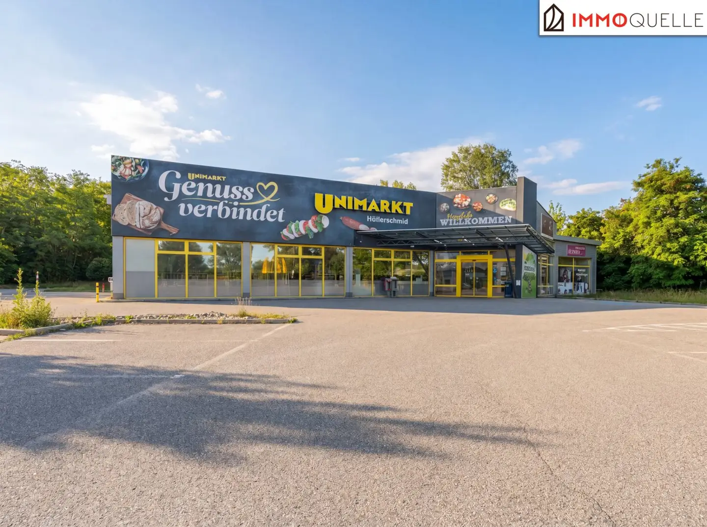Etablierter Handelsstandort mit bestehender Kundenfrequenz - Bestandsfreie Geschäftsfläche in Krems mit ca. 1.013 m², großzügigem Grundstück, eigenen Parkplätzen, bestehender Handelswidmung, PV-Anlage und Elektrotankstellen