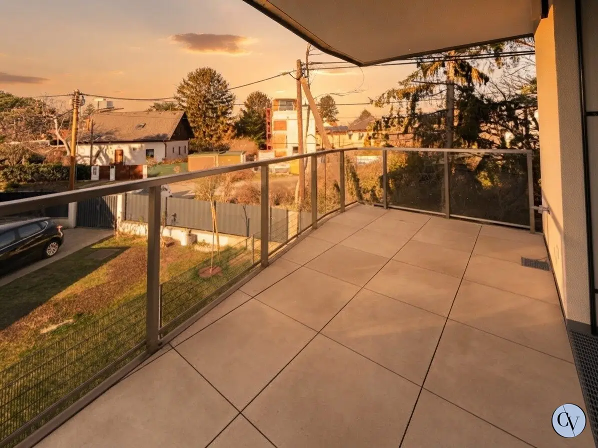 Sonnenuntergang am eigenen Balkon - bei der Alten Donau!