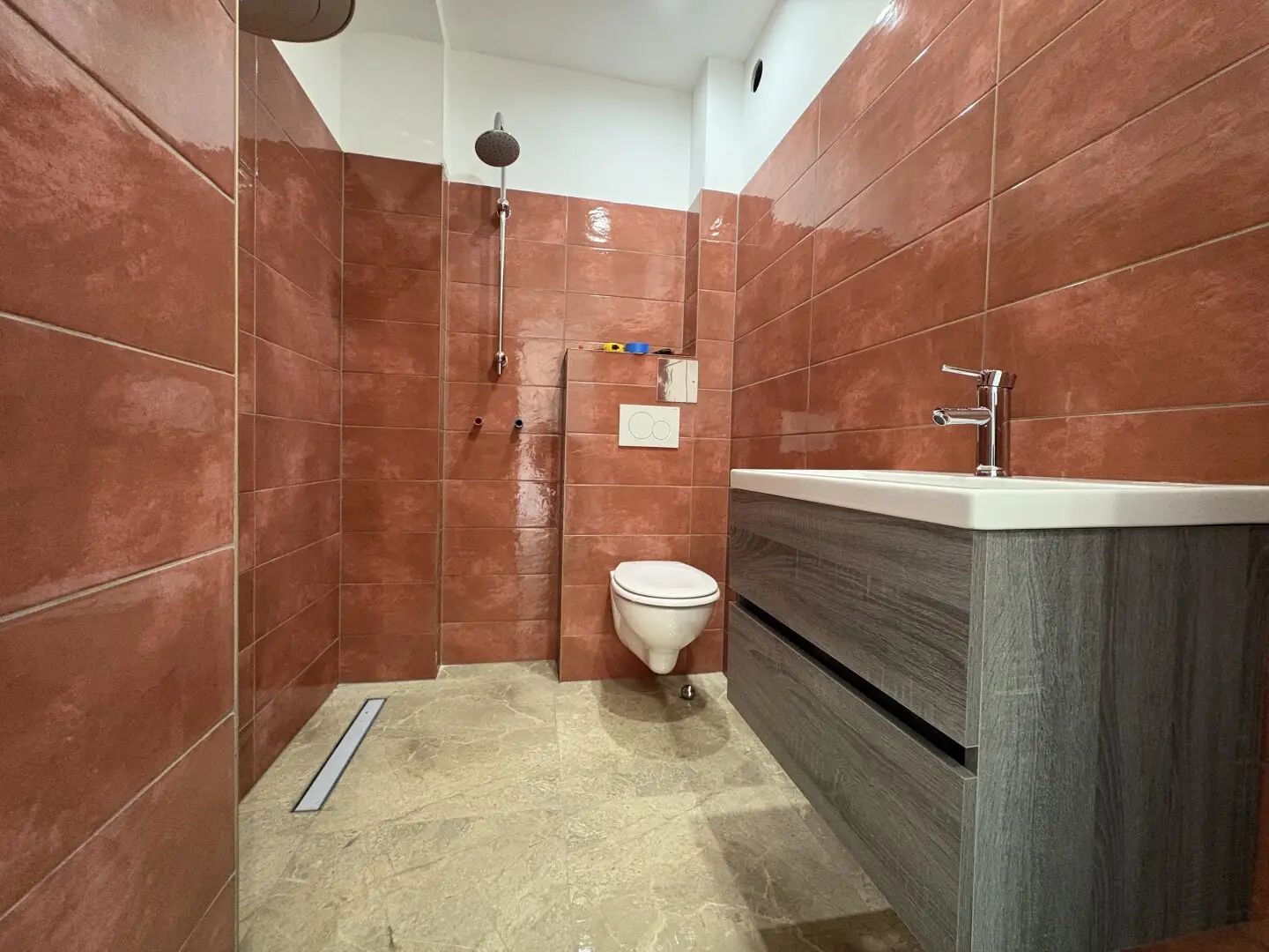 Freshly renovated 2-room apartment in a quiet location