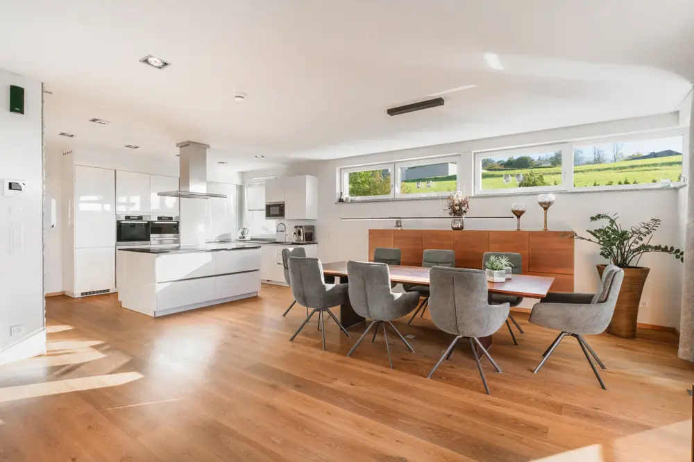 Penthouse mit großer Dachterrasse und Festungsblick