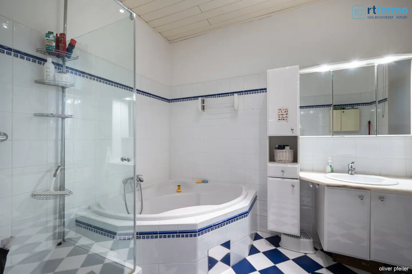 Viennese old building charm – spacious living between Belvedere and Main Station