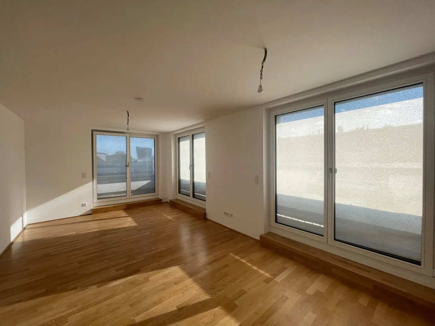 Erstbezug: Neu errichtete 3 Zimmer Dachgeschosswohnung mit Terrasse