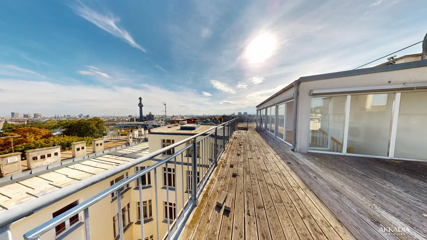 Exklusive Dachgeschosswohnung mit 44 m² Terrasse &amp; Weitblick