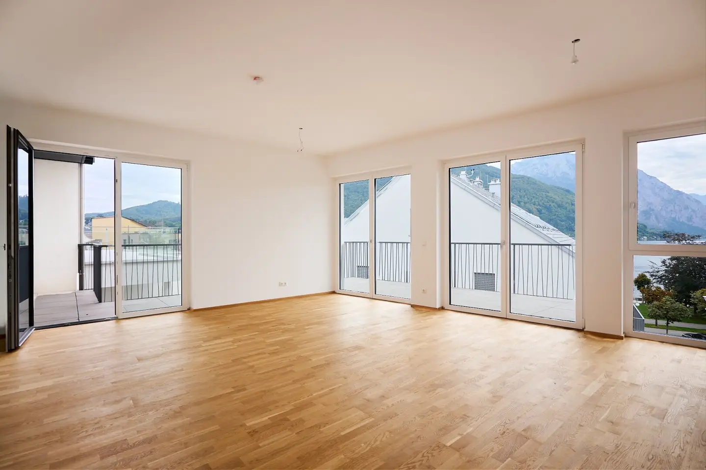 Ruhige 4-Zimmer-Wohnung mit Seeblick und direktem Liftzugang