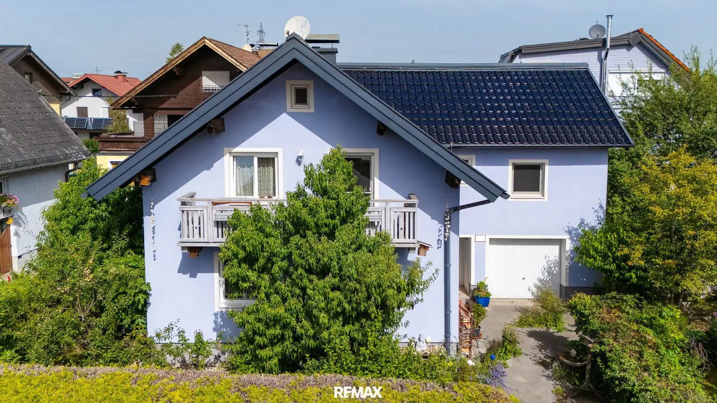 Single-family house with large garden, wood-burning stove and garage in Salzburg-Liefering