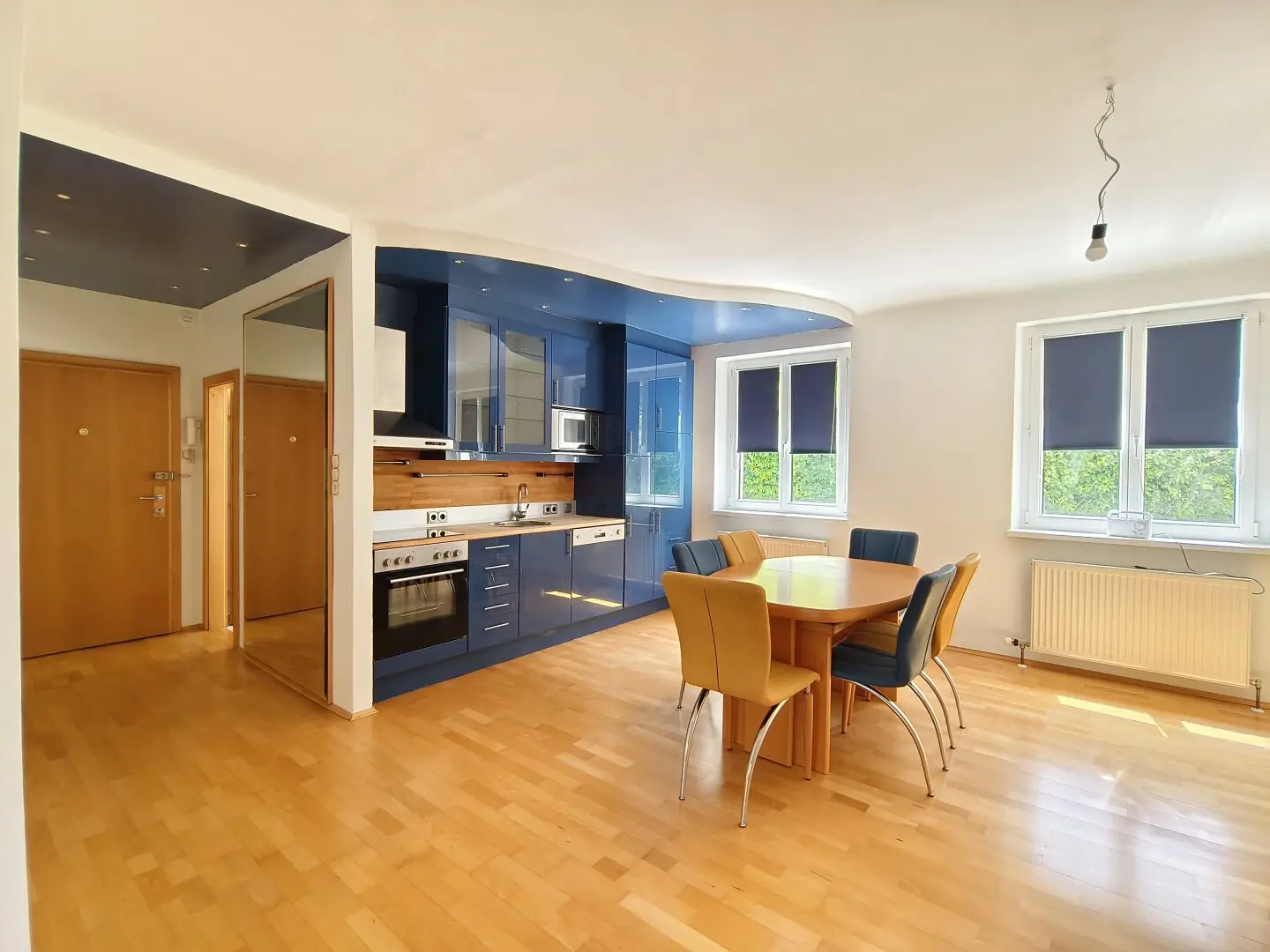 Bright apartment in quiet location with kitchen