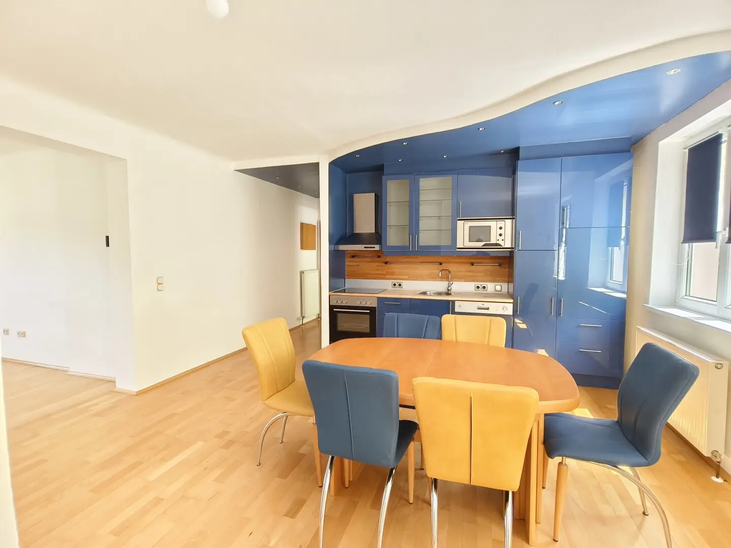 Bright apartment in quiet location with kitchen