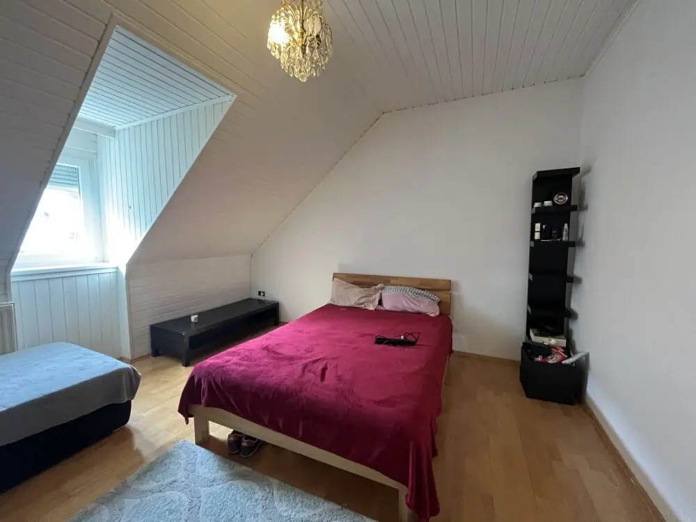 Schöne und geräumige 2-Zimmer-Wohnung mit extra Küche in zentraler Lage zum Schloss Eggenberg &amp; FH Joanneum