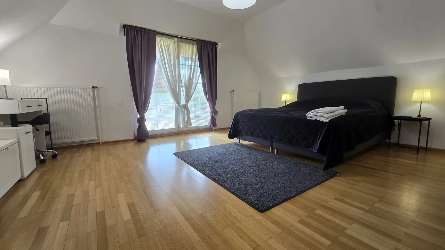 Wohnen mit Urlaubsgefühl – großzügiges Einfamilienhaus mit Pool, Naturteich und viel Privatsphäre - südseitig &amp; in 20min zur Innenstadt