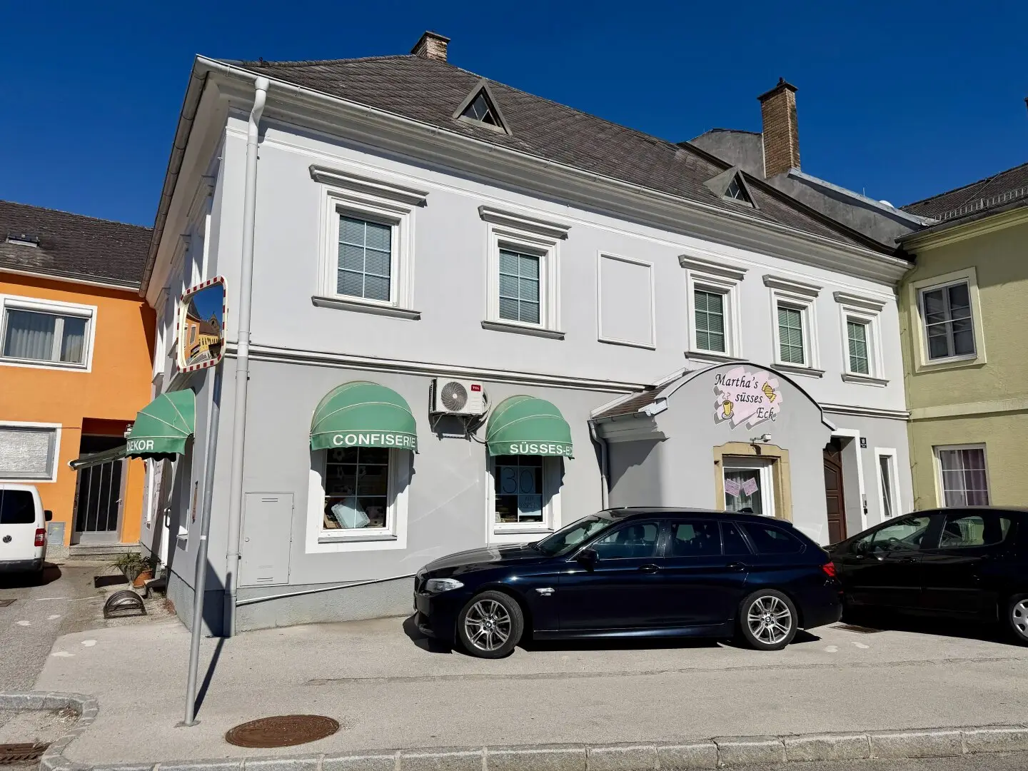 Wohn- und Geschäftshaus mit Altbaucharme und Ausbaupotenzial im Herzen von Stockerau