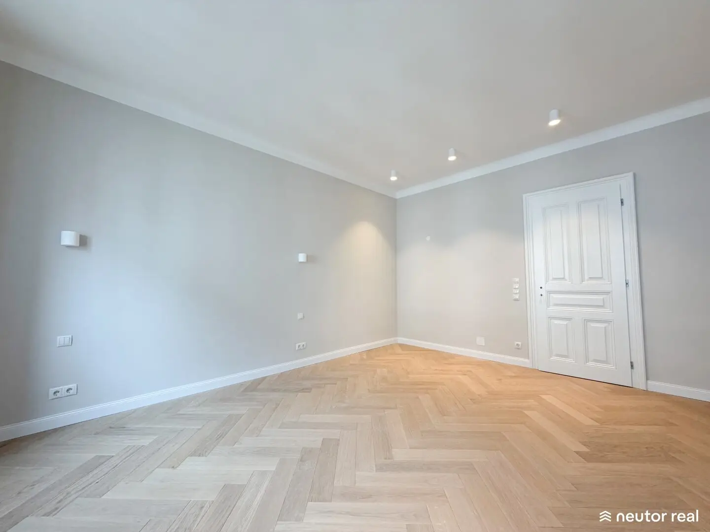 Erstbezug nach Generalsanierung - Elegante barrierefreie 4-Zimmer-Altbauwohnung mit Loggia, hochwertiger Ausstattung und ruhiger Innenhoflage