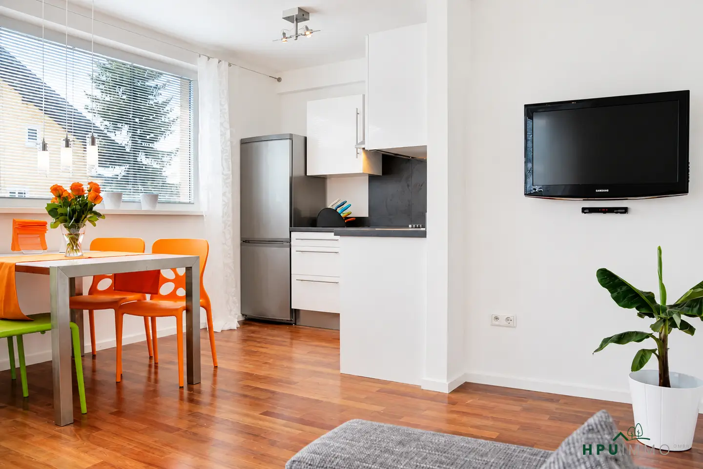 Lichtdurchflutete Wohnung mit Balkon und Bergblick