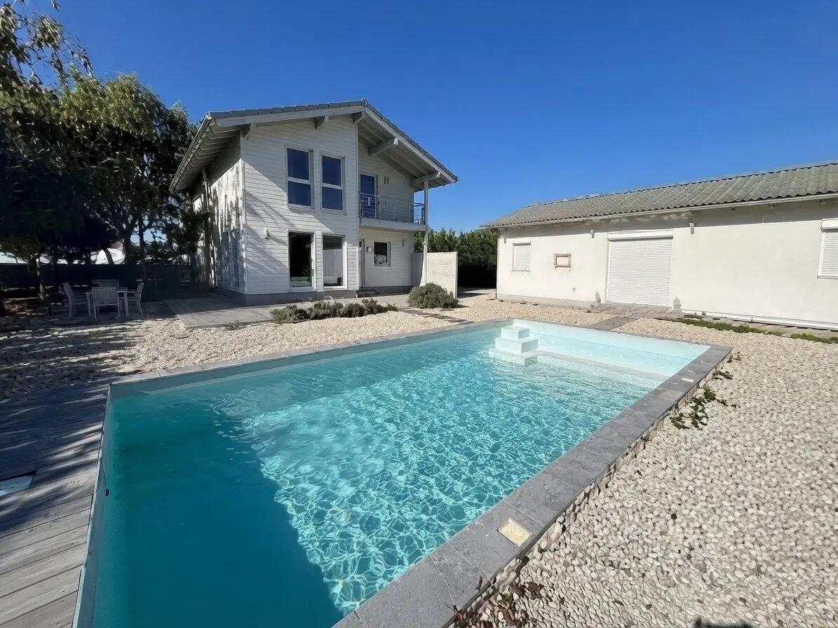 Traumhaftes Haus mit Pool und Gästehaus