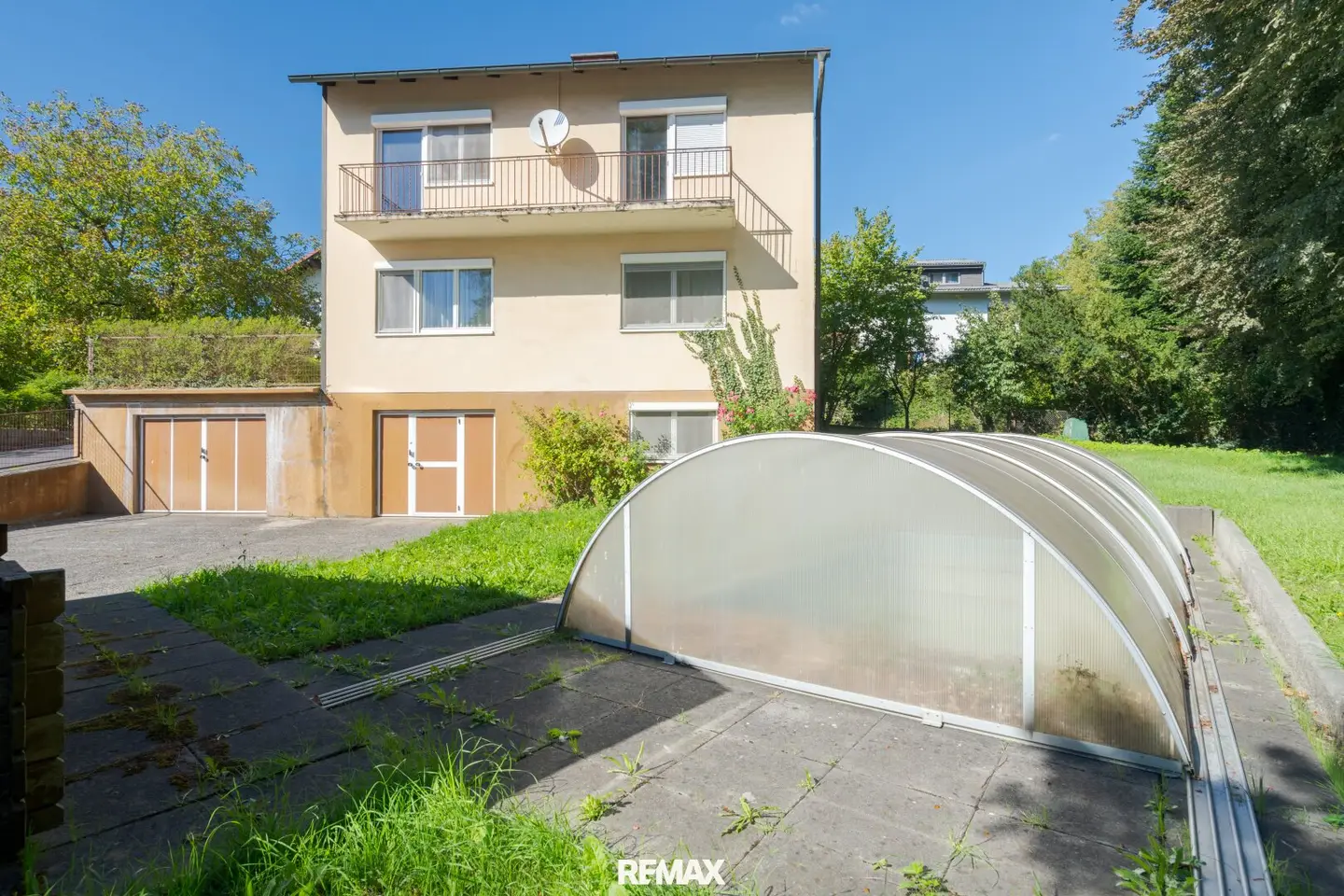 Ein- bis Zweifamilienhaus mit großem Grundstück und viel Potenzial in Puchenau