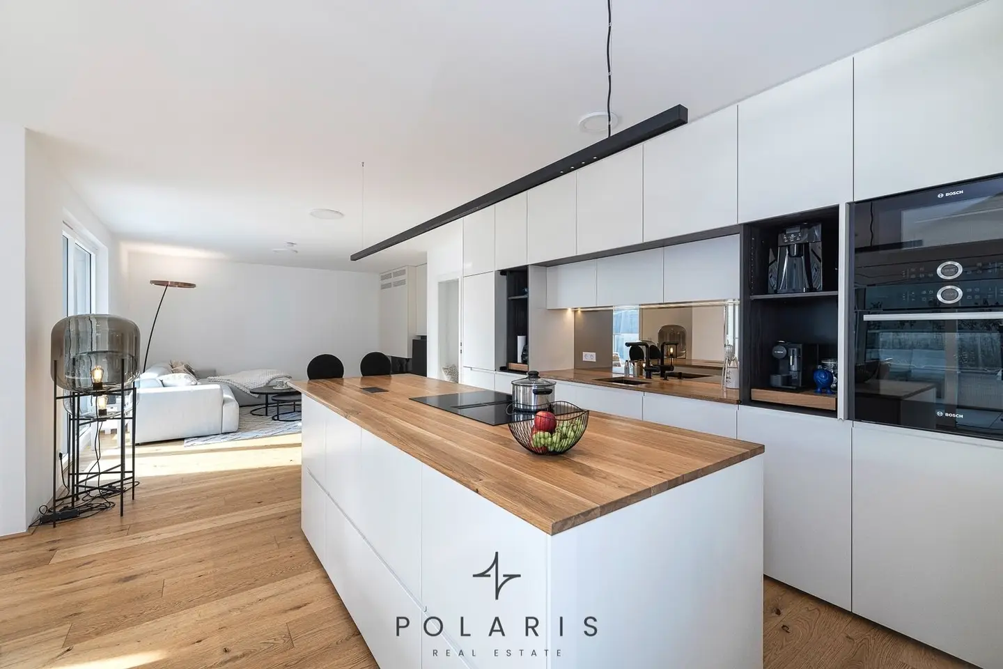 Urban retreat with design soul – Glorit penthouse near Kagraner Platz