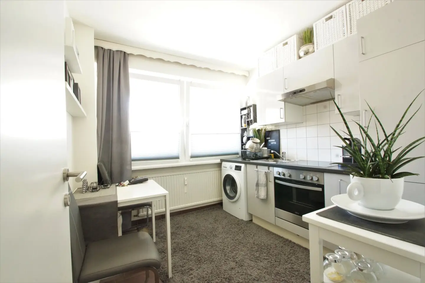 Central Location Kufstein: 1.5-Room Investment Apartment with Car Parking Space