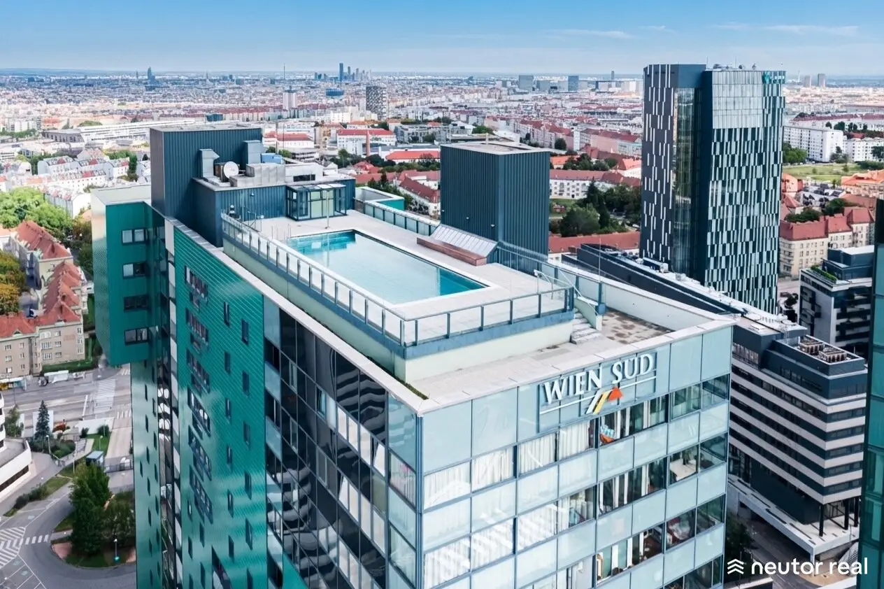Exclusive maisonette with panoramic view, rooftop pool and concierge at Wienerberg