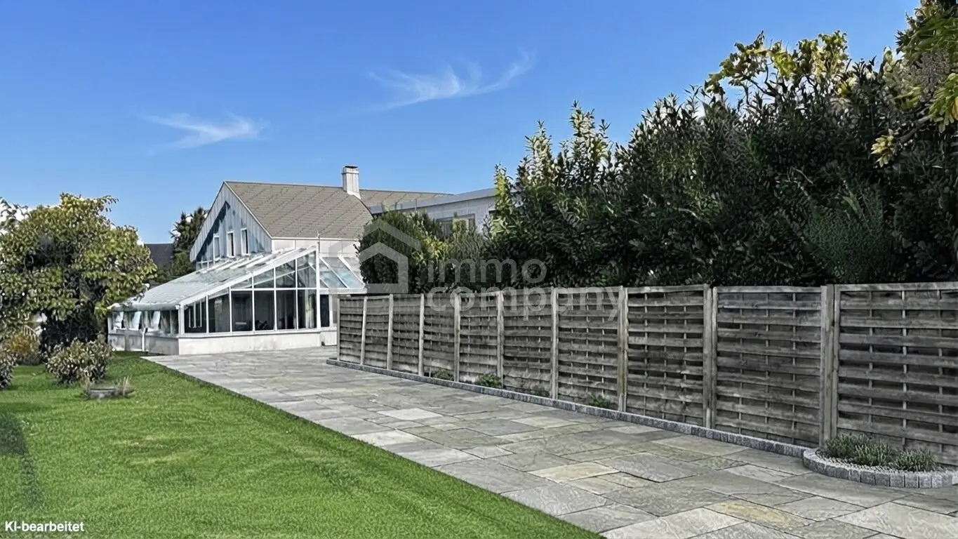 Very large single-family house with indoor pool/swimming pool, massage bathtubs, for a larger family or couples who love a lot of space to move