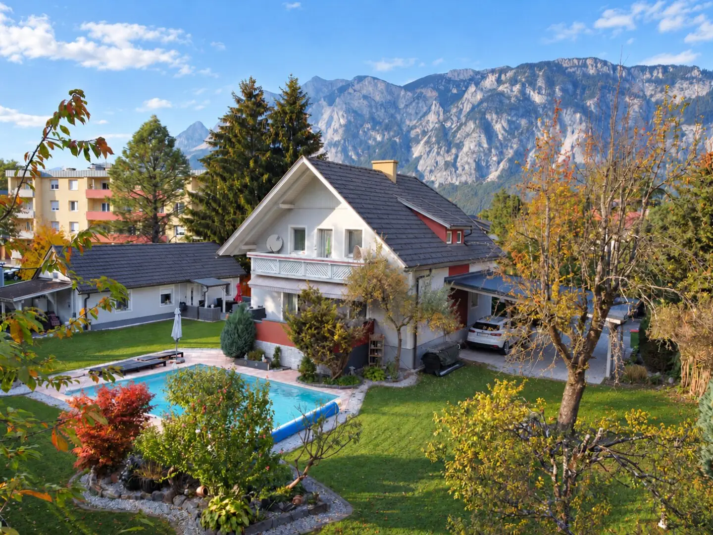 Zwei Häuser, viele Möglichkeiten – Wohnhaus und Bungalow mit Pool in Arnoldstein