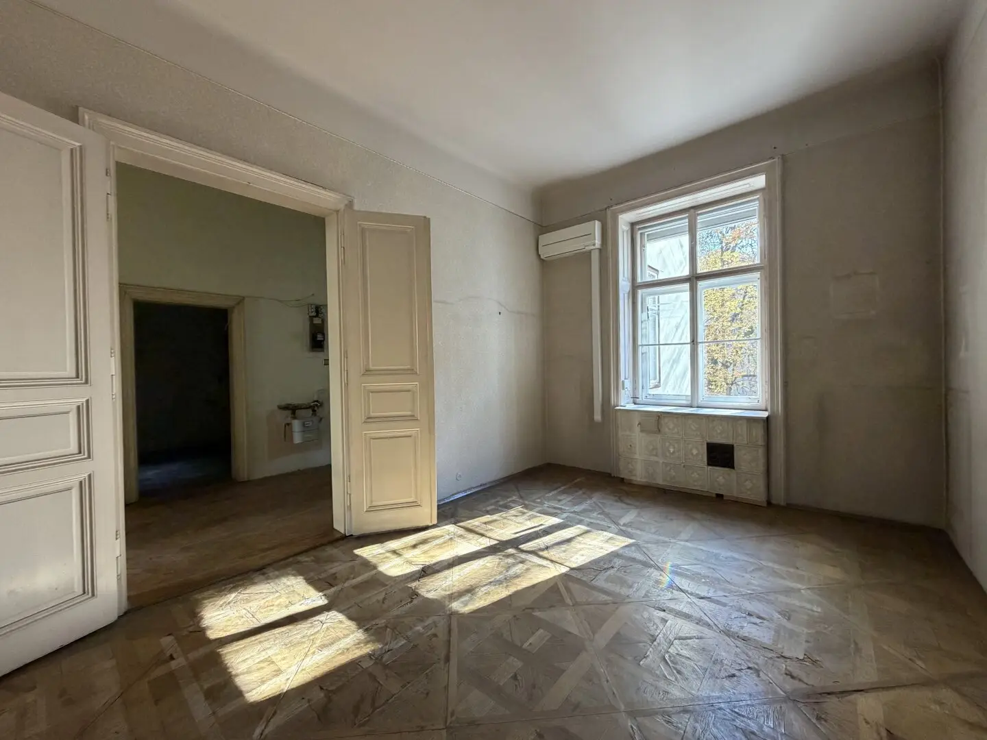 Historic old building jewels in the 9th district – to design yourself – Your chance for the apartment of your dreams