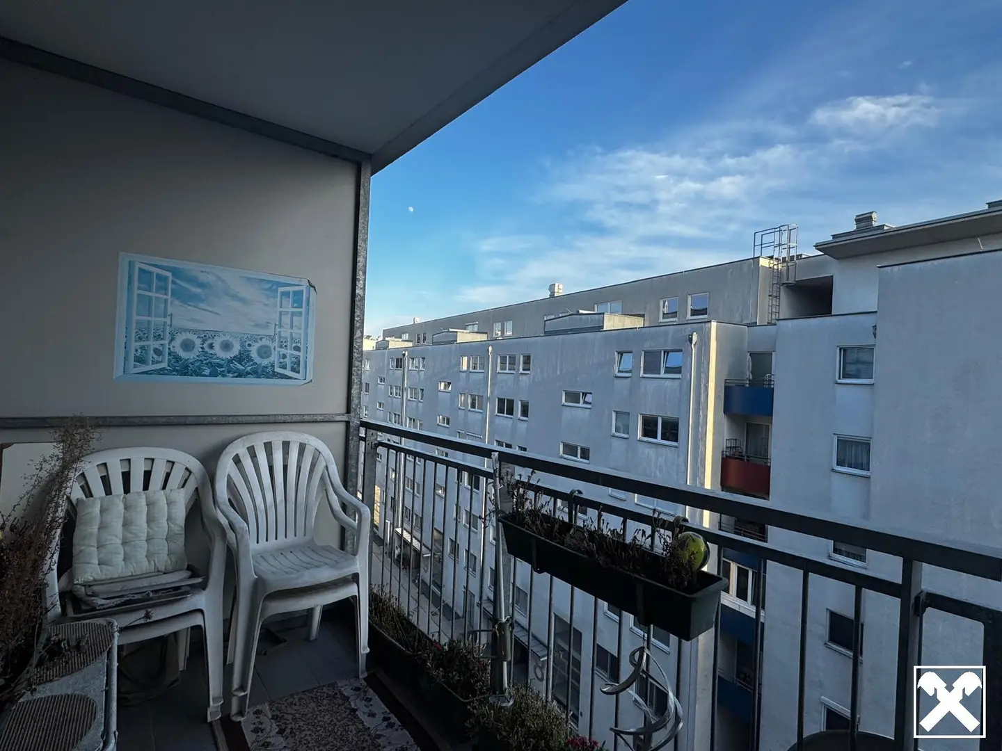 Bright apartment with loggia and lift in a convenient location