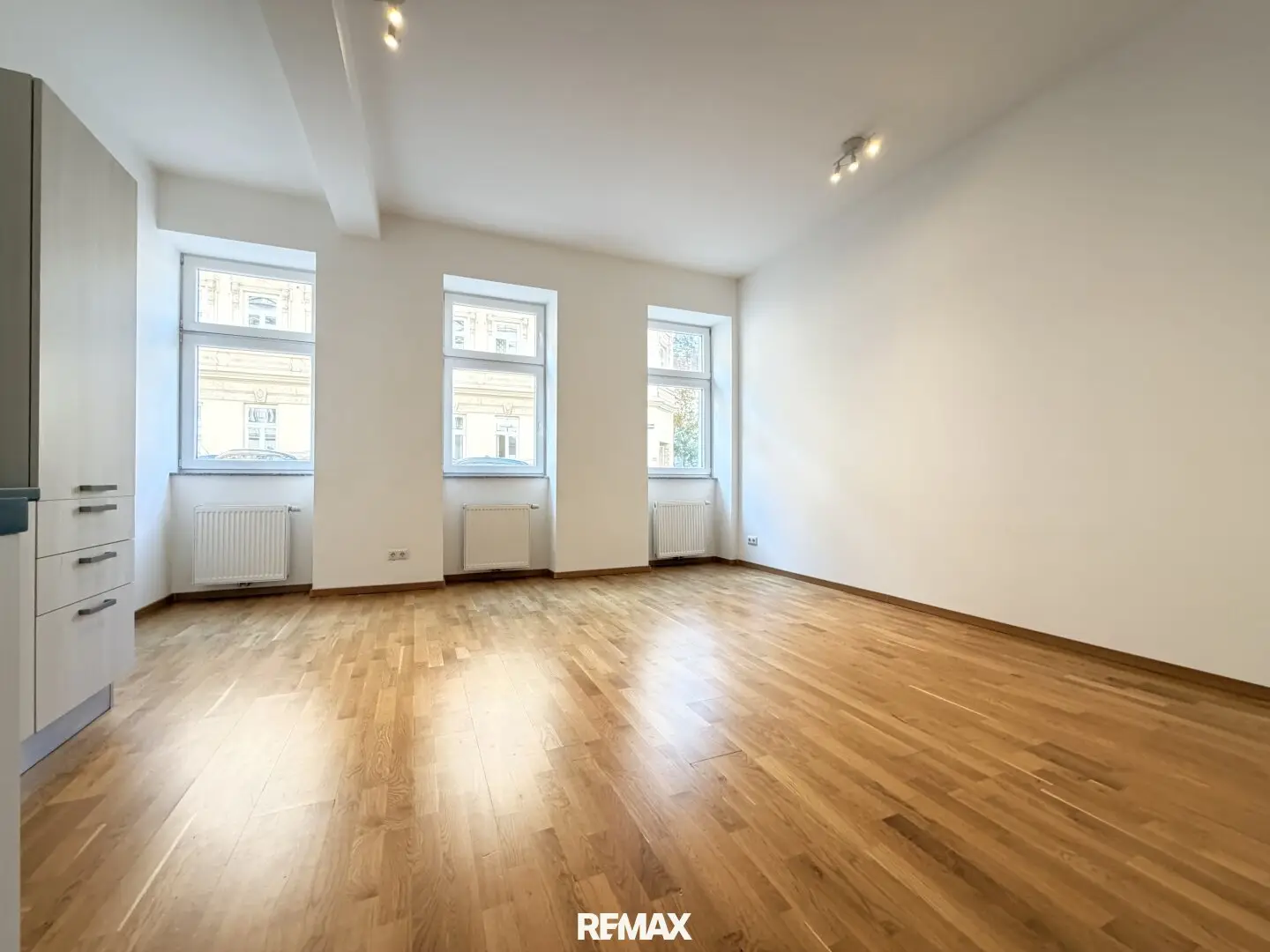 Altbau-Studiowohnung am Richard-Wagner-Platz | modernisiert | sofort verfügbar